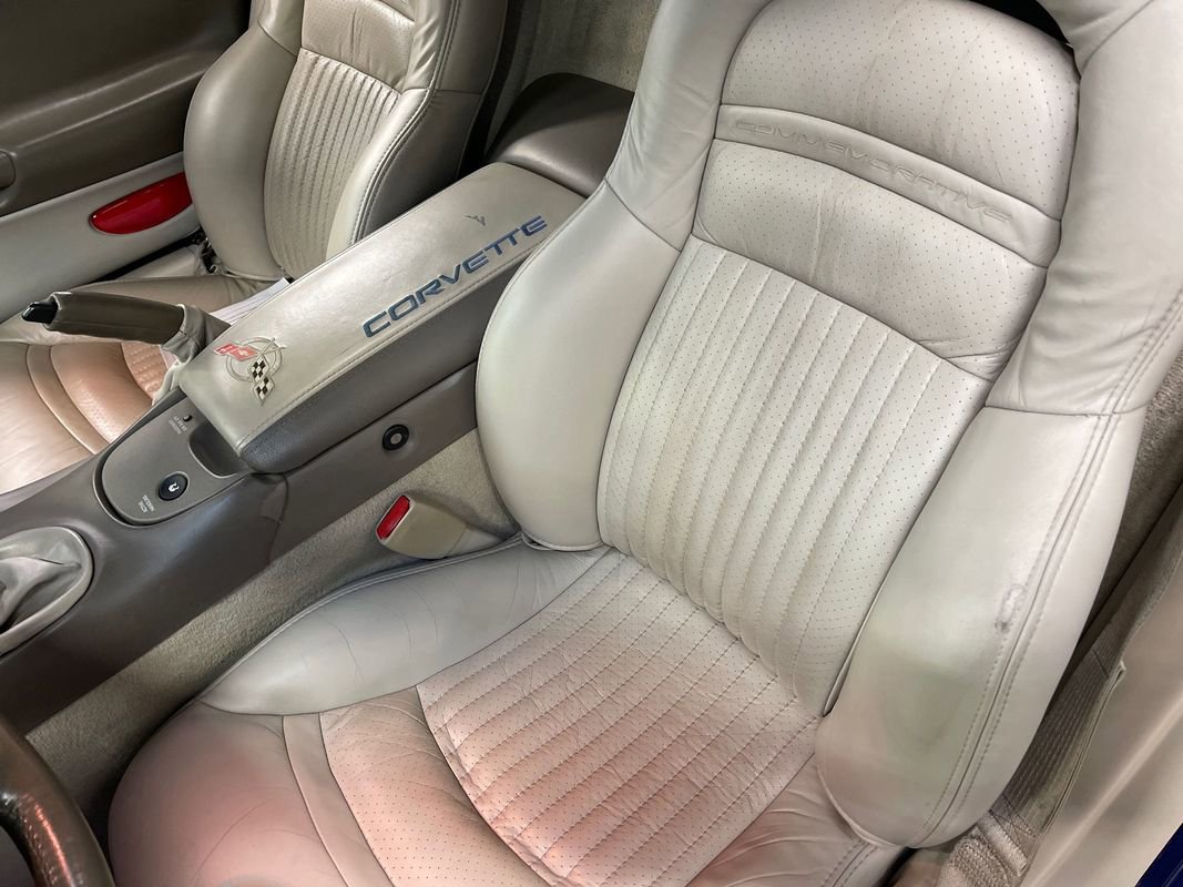 Used 2004 Chevrolet Corvette Coupe w/ Preferred Equipment Group image 34