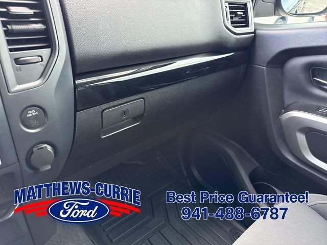 Used 2023 Nissan Titan SV AWD/4WD image 25