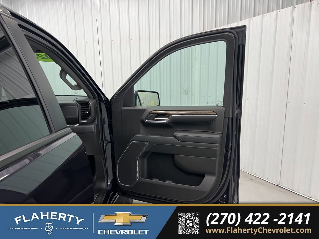 Used 2024 Chevrolet Silverado 1500 LT image 14