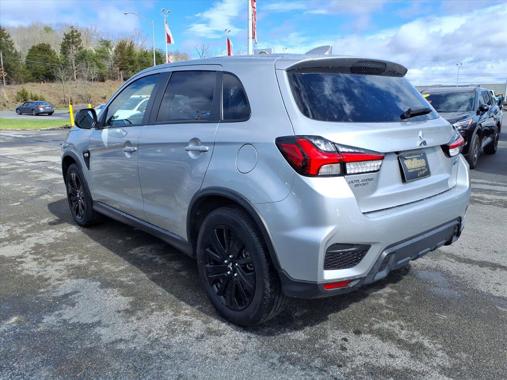 Used 2025 Mitsubishi Outlander Sport LE image 3