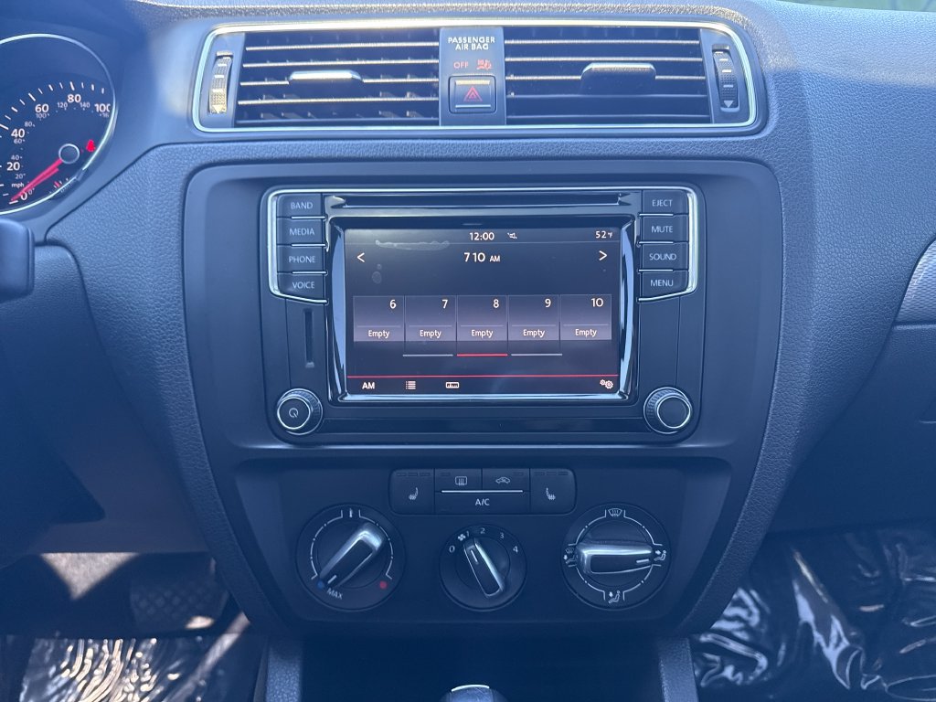 Used 2017 Volkswagen Jetta SE FWD image 22