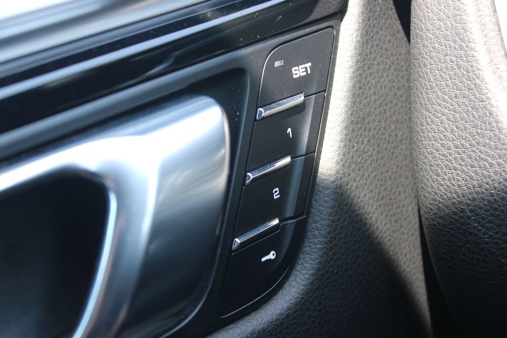 Used 2018 Porsche Macan S AWD/4WD image 41