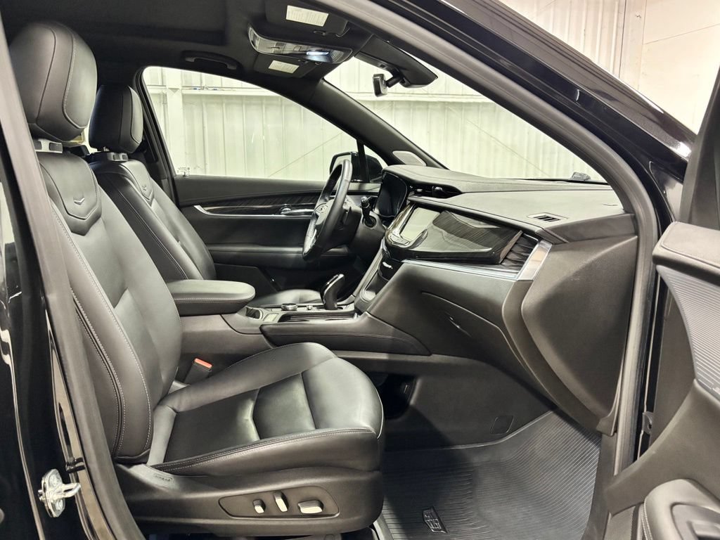 Used 2022 Cadillac XT6 Premium Luxury FWD image 23