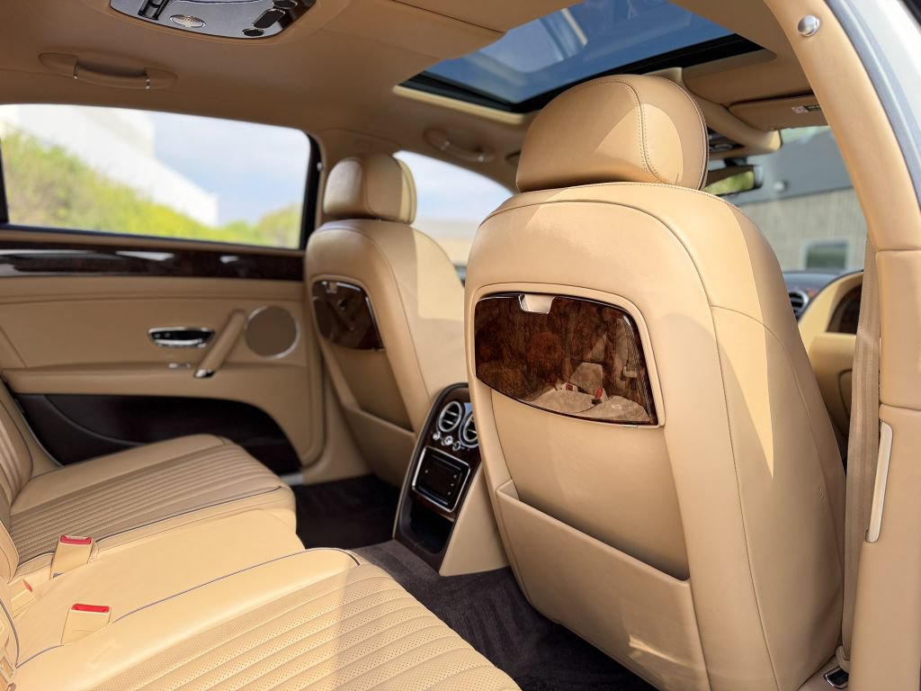 Used 2018 Bentley Flying Spur S V8 AWD/4WD image 18