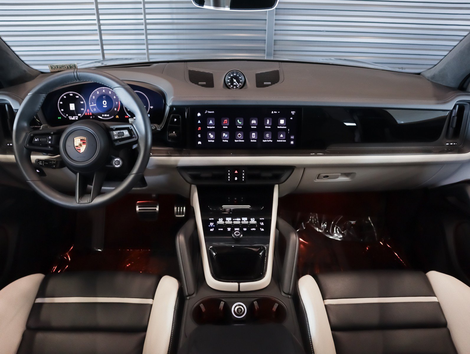 Certified 2025 Porsche Cayenne GTS AWD/4WD image 14