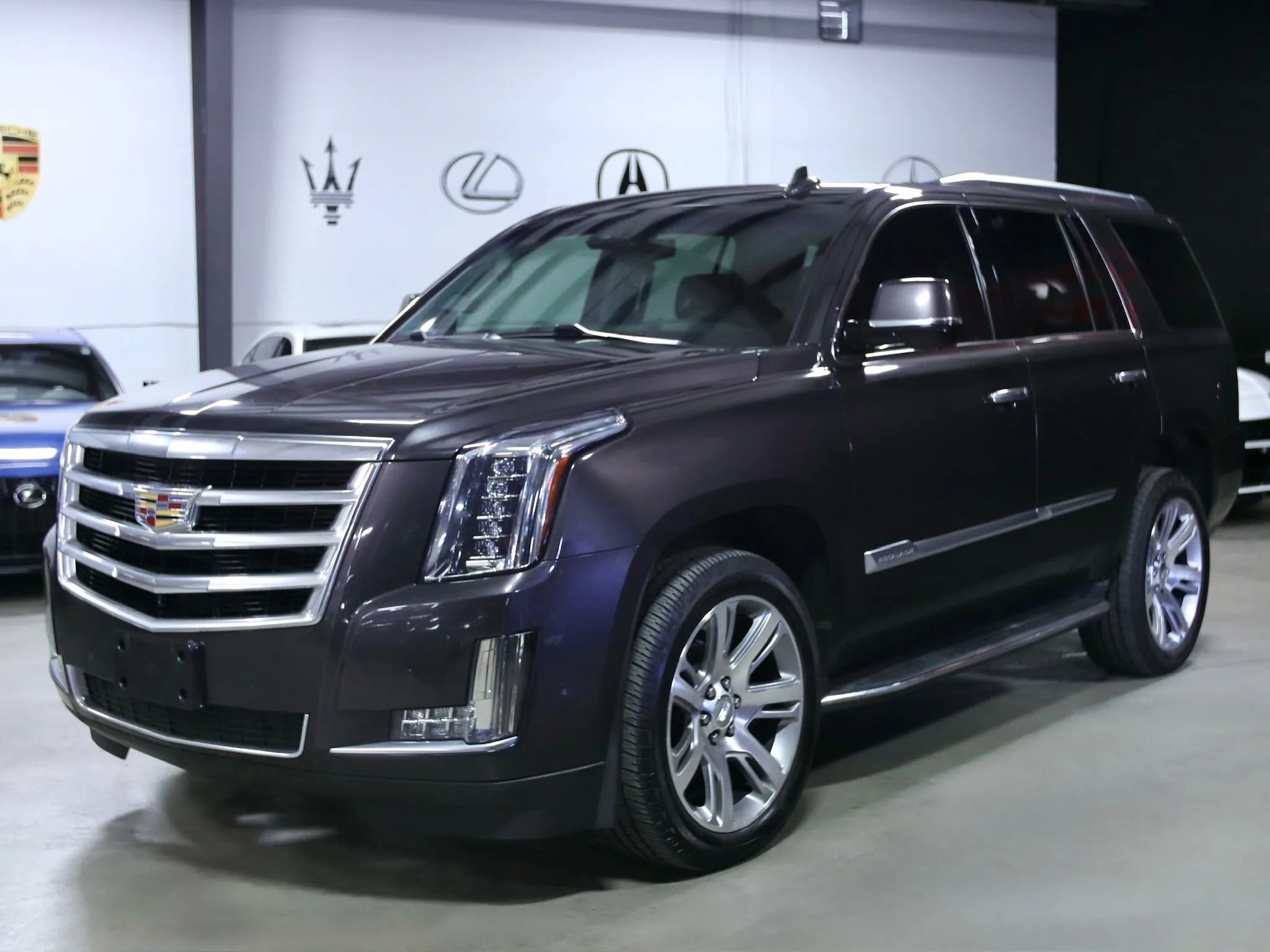 Used 2017 Cadillac Escalade Luxury image 7