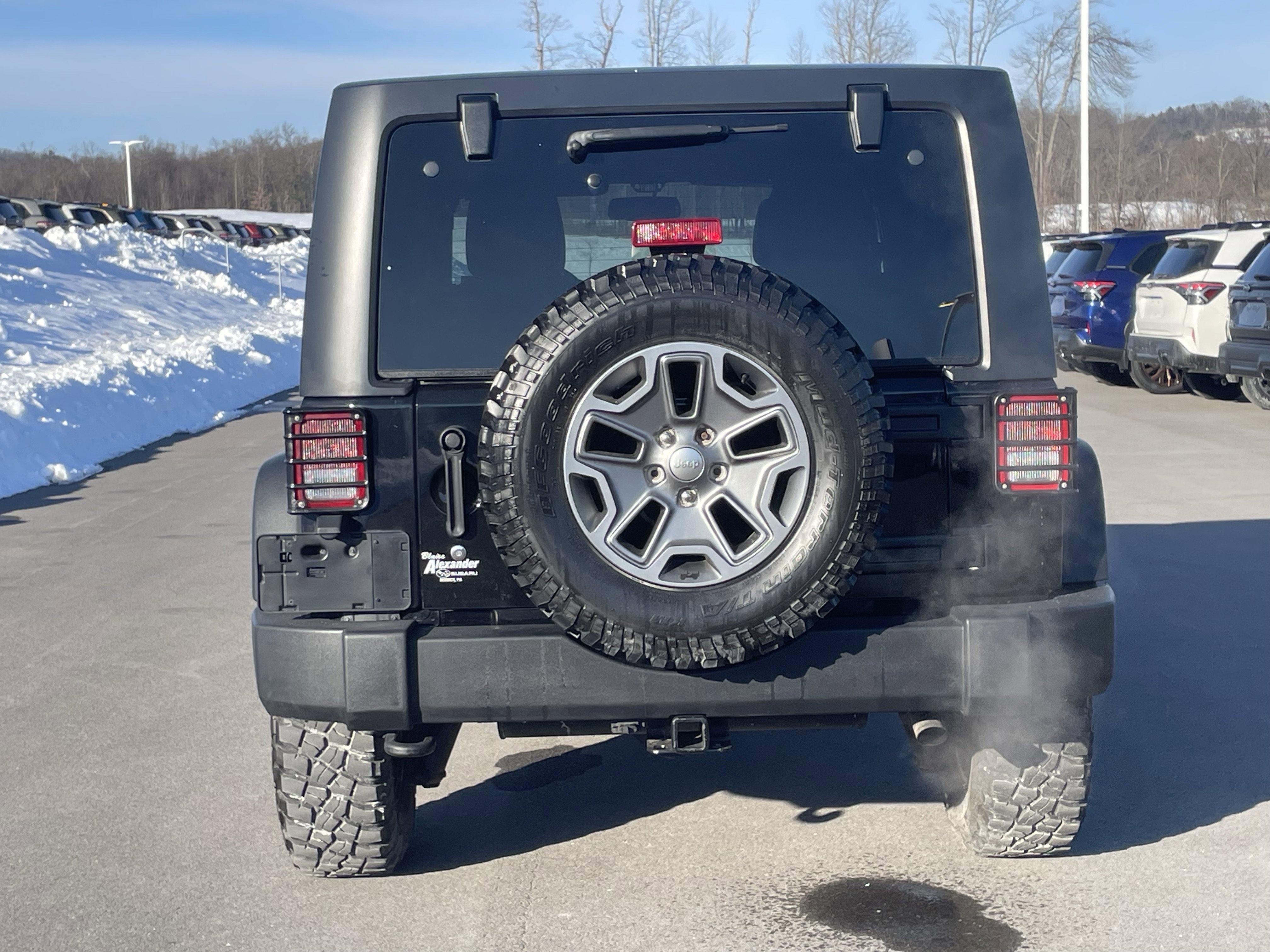 Used 2017 Jeep Wrangler Unlimited Rubicon w/ Connectivity Group image 4
