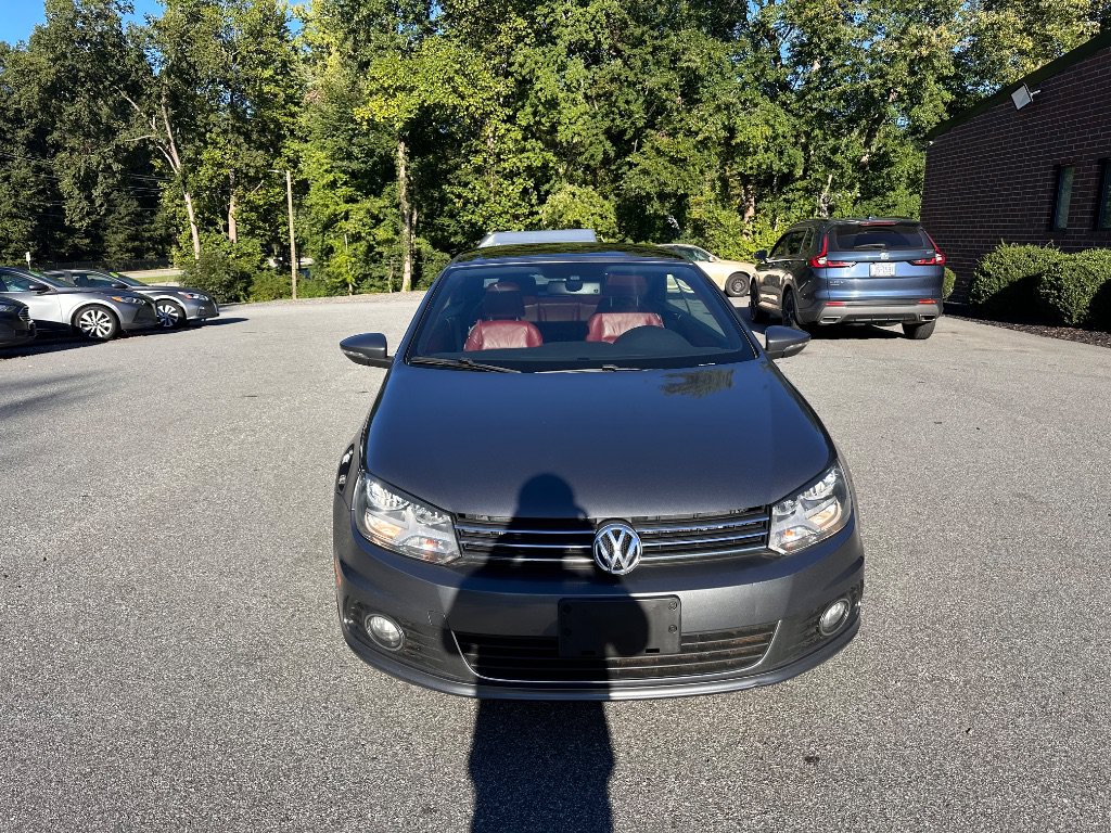 Used 2012 Volkswagen Eos Lux FWD image 3