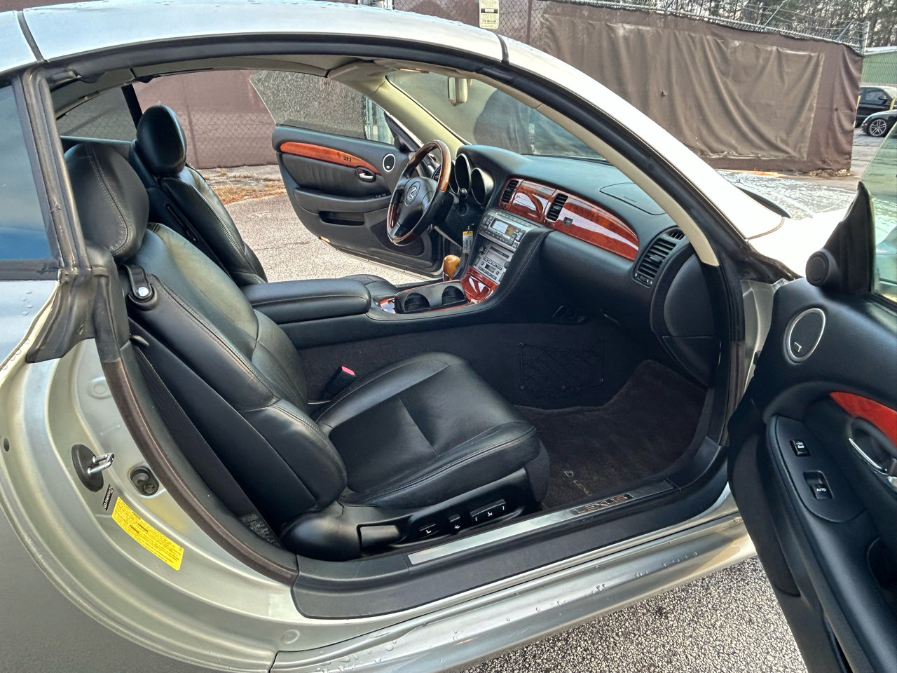 Used 2005 Lexus SC 430 Convertible image 16