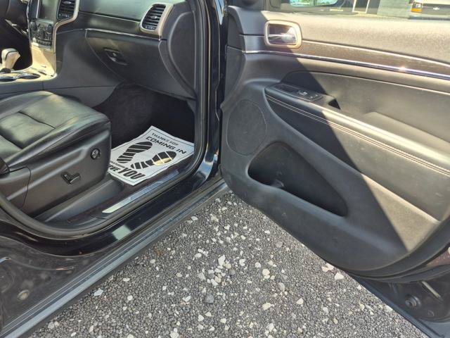 Used 2016 Jeep Grand Cherokee Limited AWD/4WD image 5