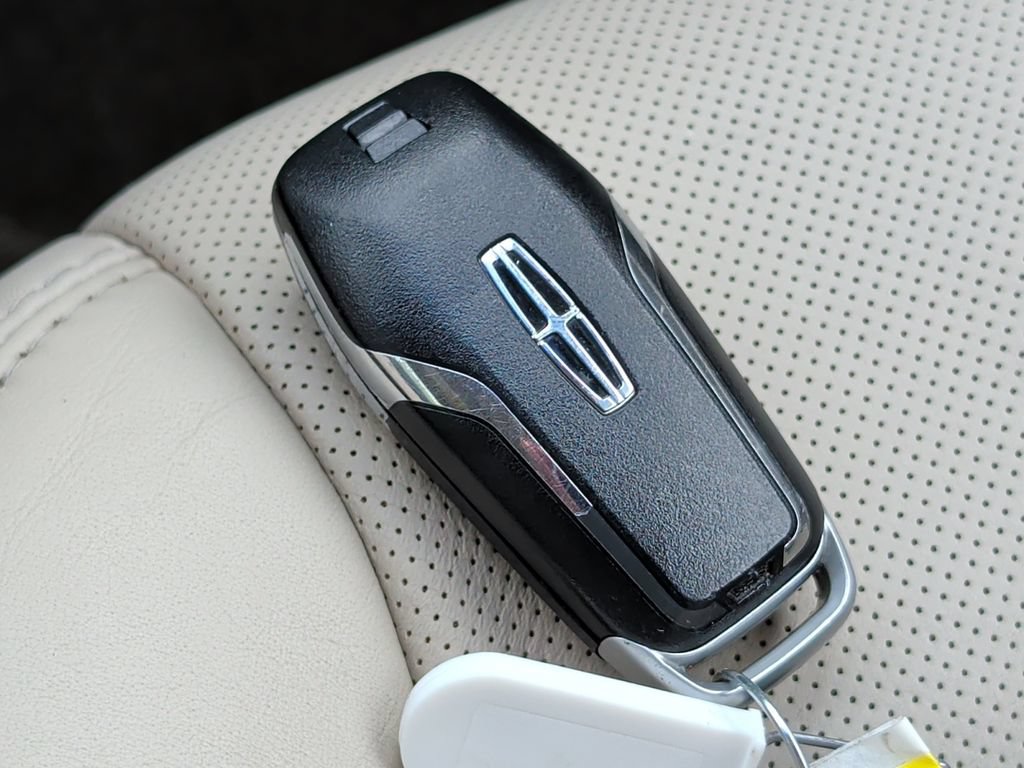 Used 2016 Lincoln MKZ w/ Equipment Group 300A Reserve FWD image 39