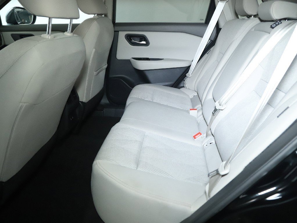 Certified 2025 Nissan Rogue SV image 14