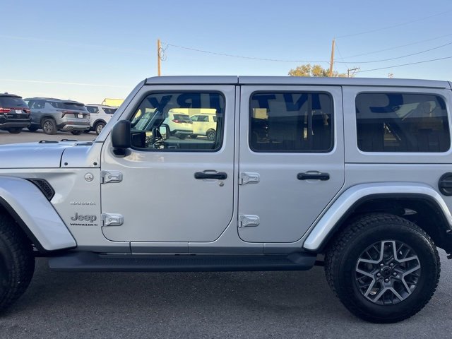 Used 2024 Jeep Wrangler Sahara image 5