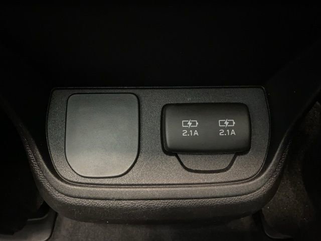Used 2022 Subaru Ascent Limited AWD/4WD image 16