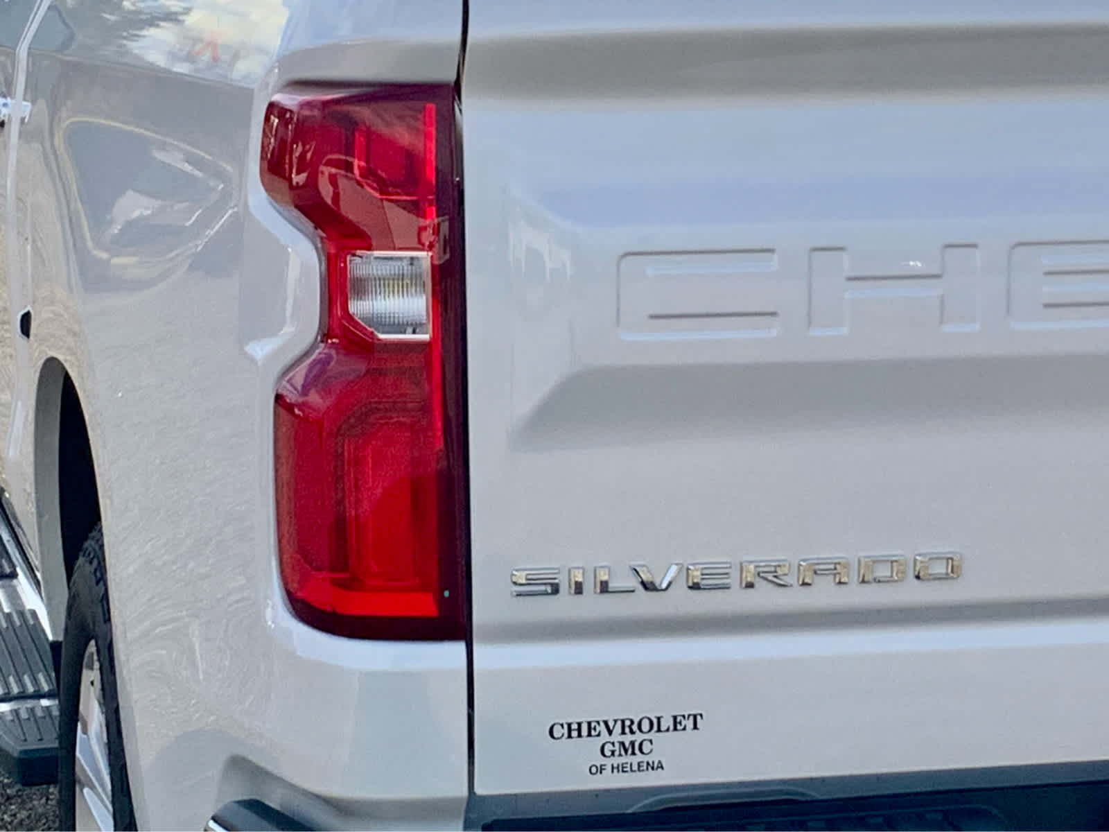 Used 2022 Chevrolet Silverado 1500 LTZ w/ LTZ Premium Package image 19