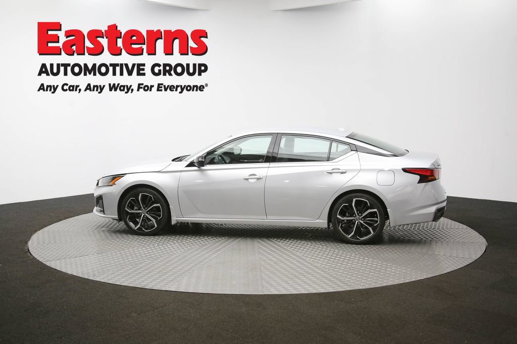 Used 2023 Nissan Altima 2.5 SR FWD image 59