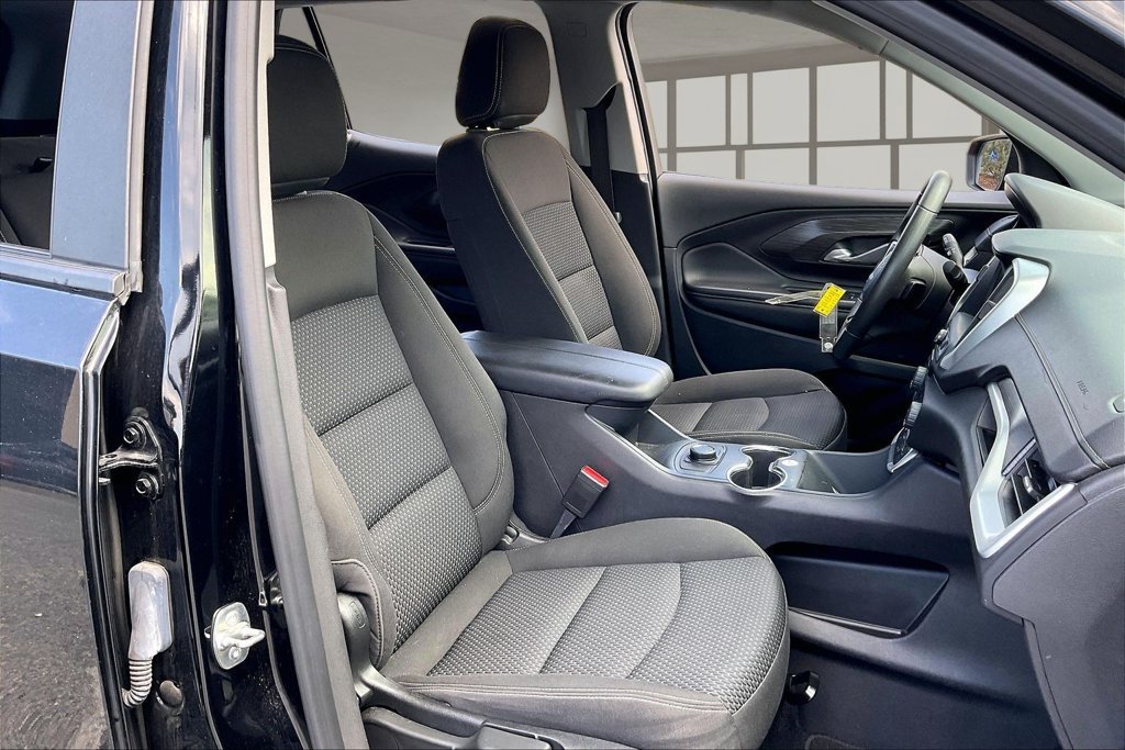 Used 2024 GMC Terrain SLE AWD/4WD image 23