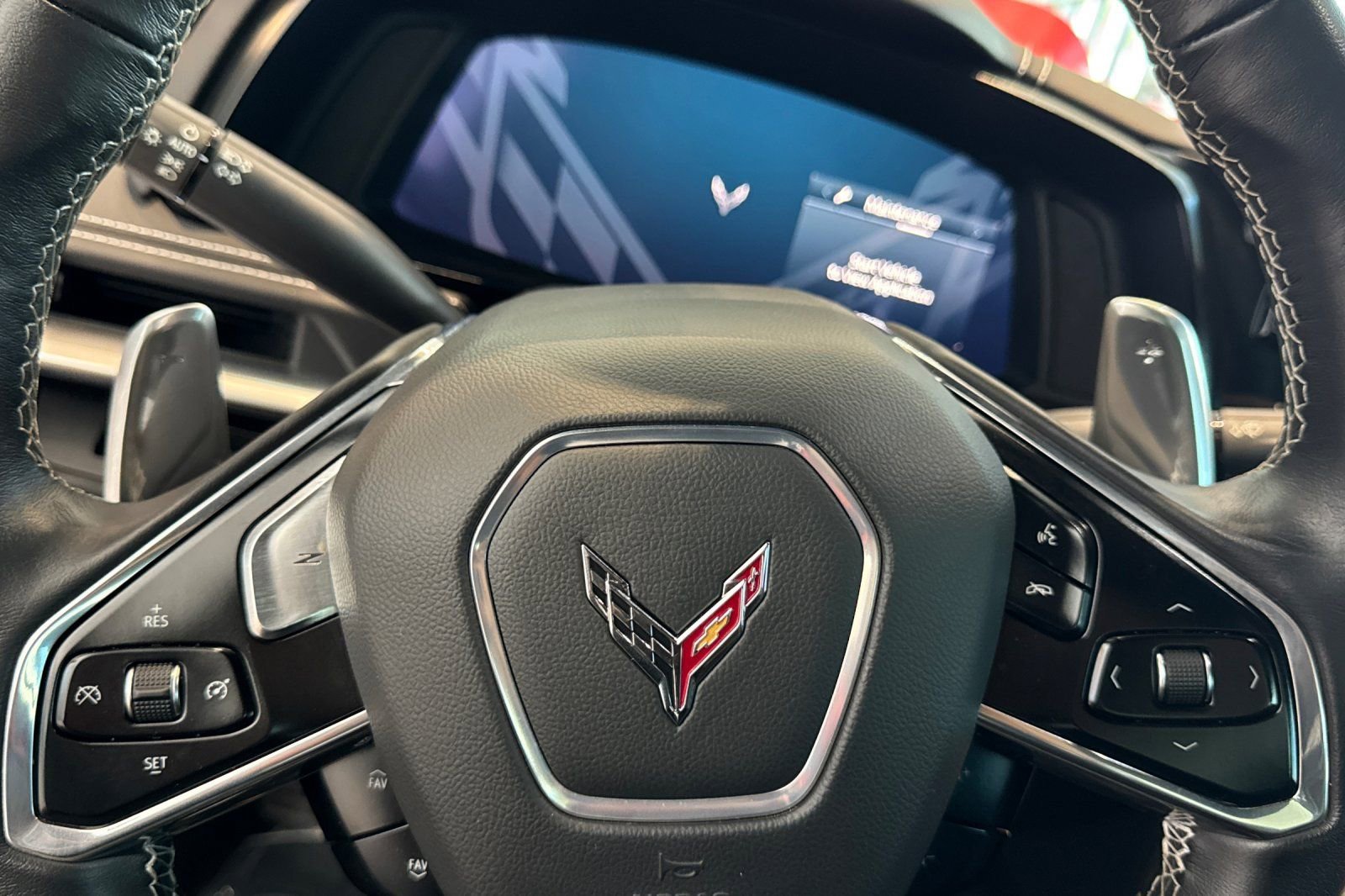 Used 2022 Chevrolet Corvette Stingray Convertible w/ Z51 Performance Package image 25