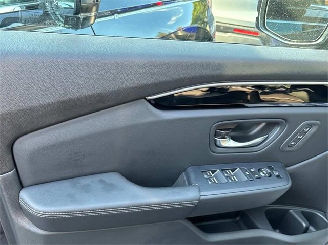 New 2025 Honda Pilot EX-L image 9