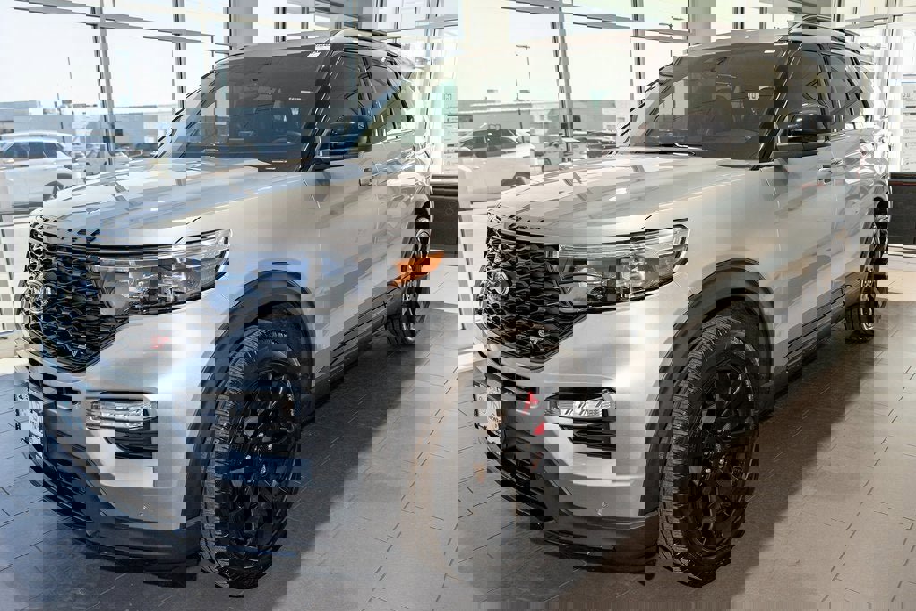 Used 2023 Ford Explorer ST w/ Equipment Group 401A image 3