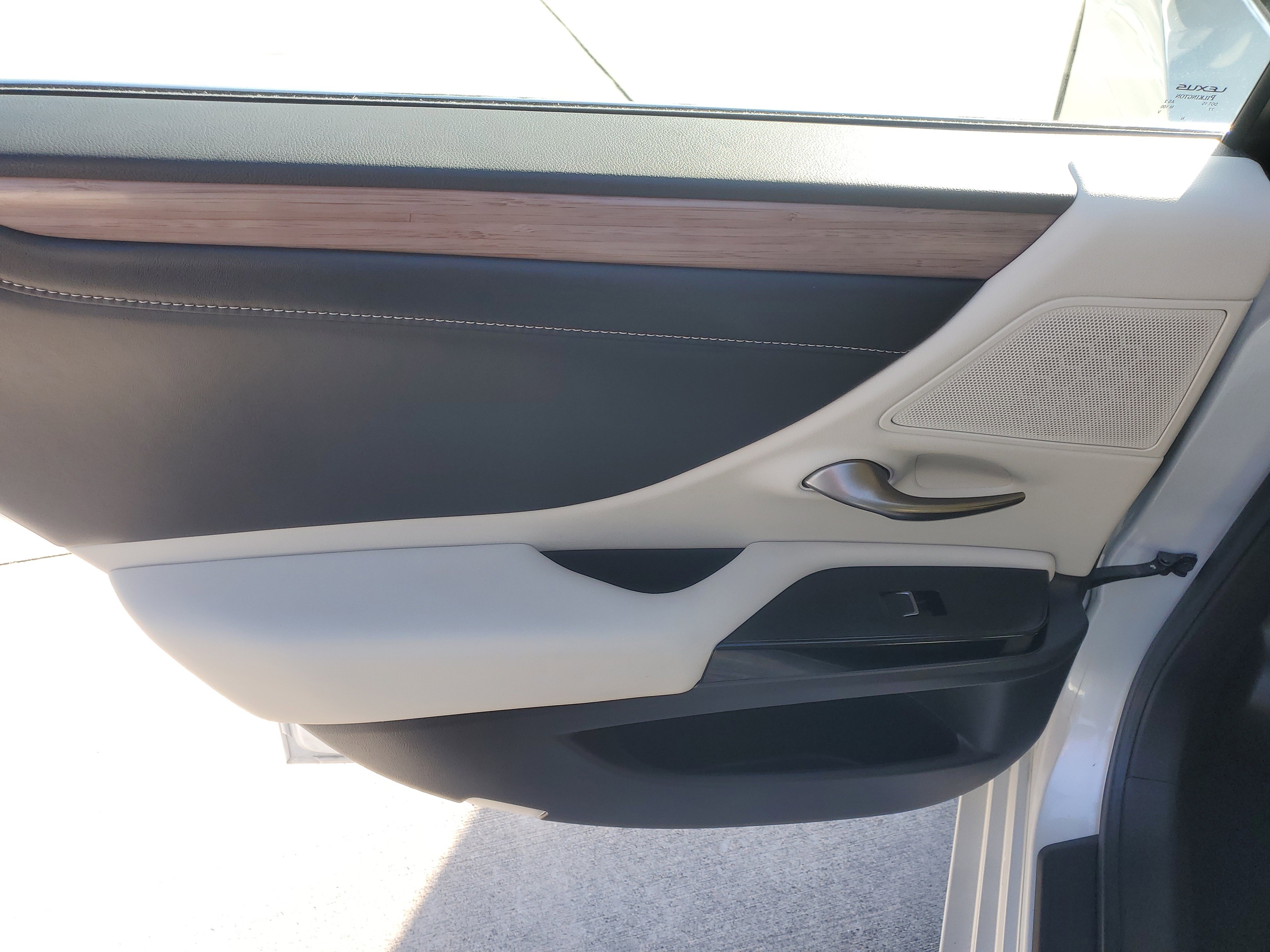 Used 2025 Lexus ES 350 w/ Premium Package image 18