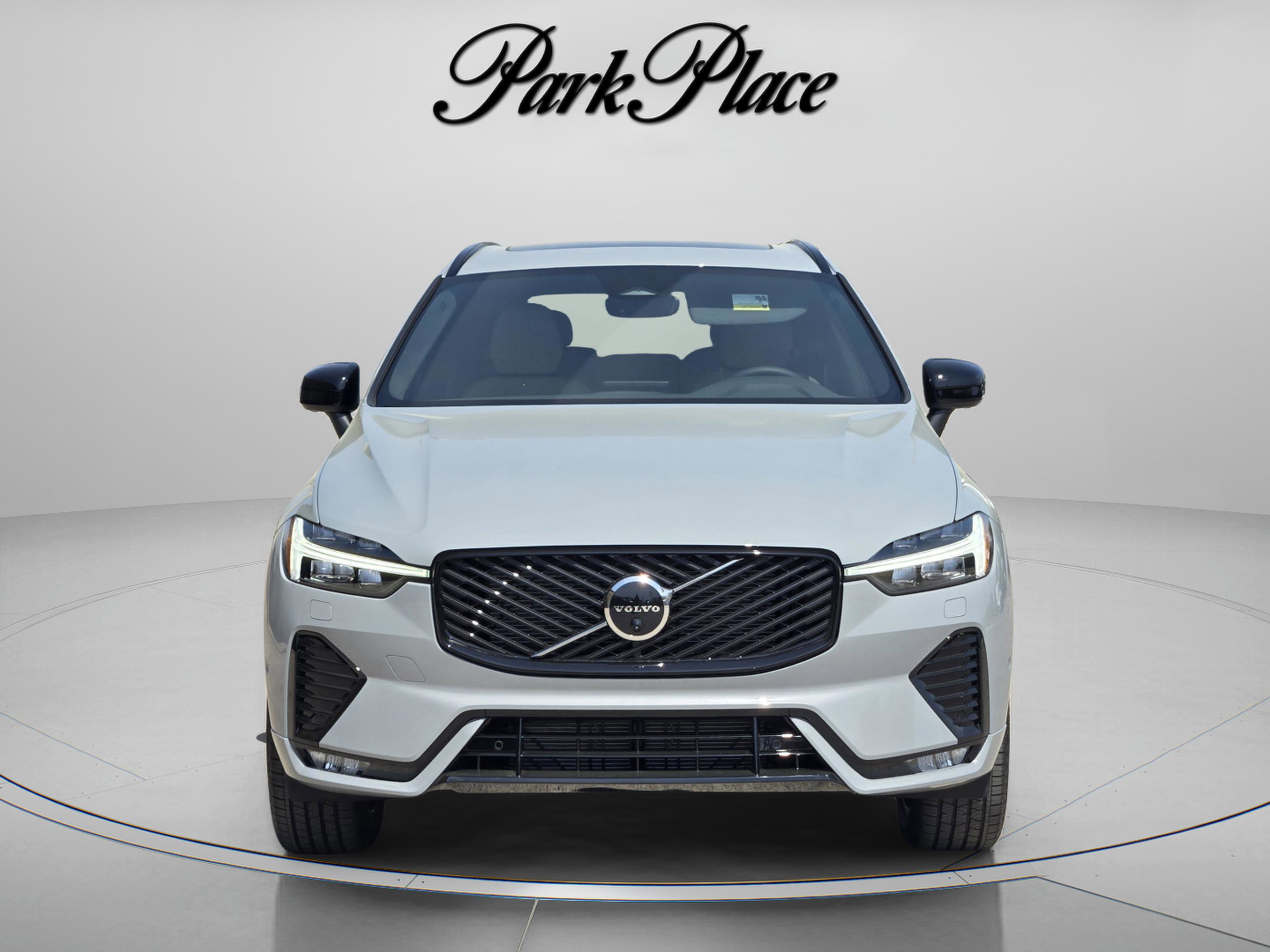 New 2026 Volvo XC60 B5 Plus w/ Protection Package Premier image 9