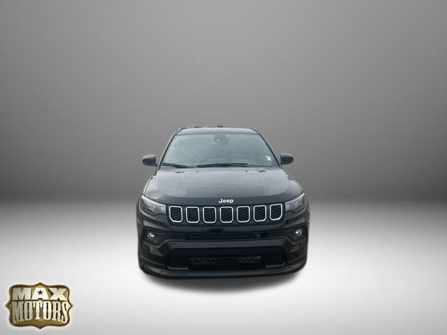 New 2025 Jeep Compass Latitude image 2
