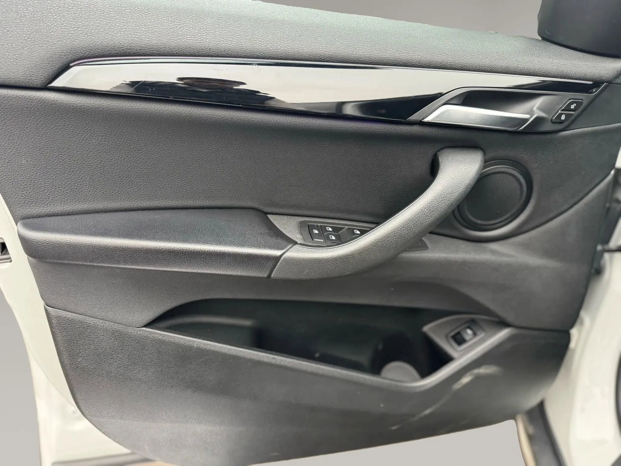 Used 2018 BMW X2 xDrive28i image 9