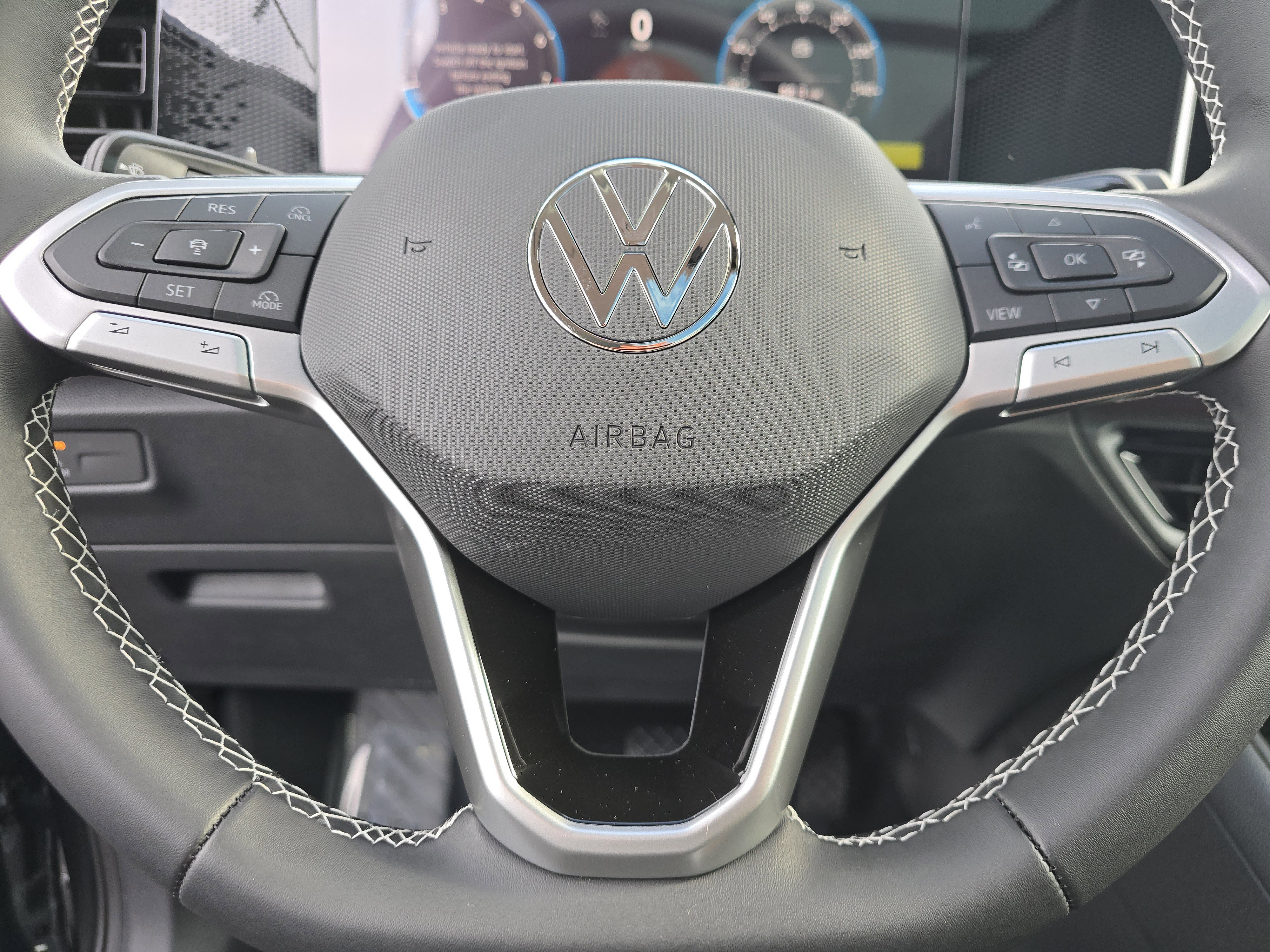 New 2025 Volkswagen Tiguan SE image 21