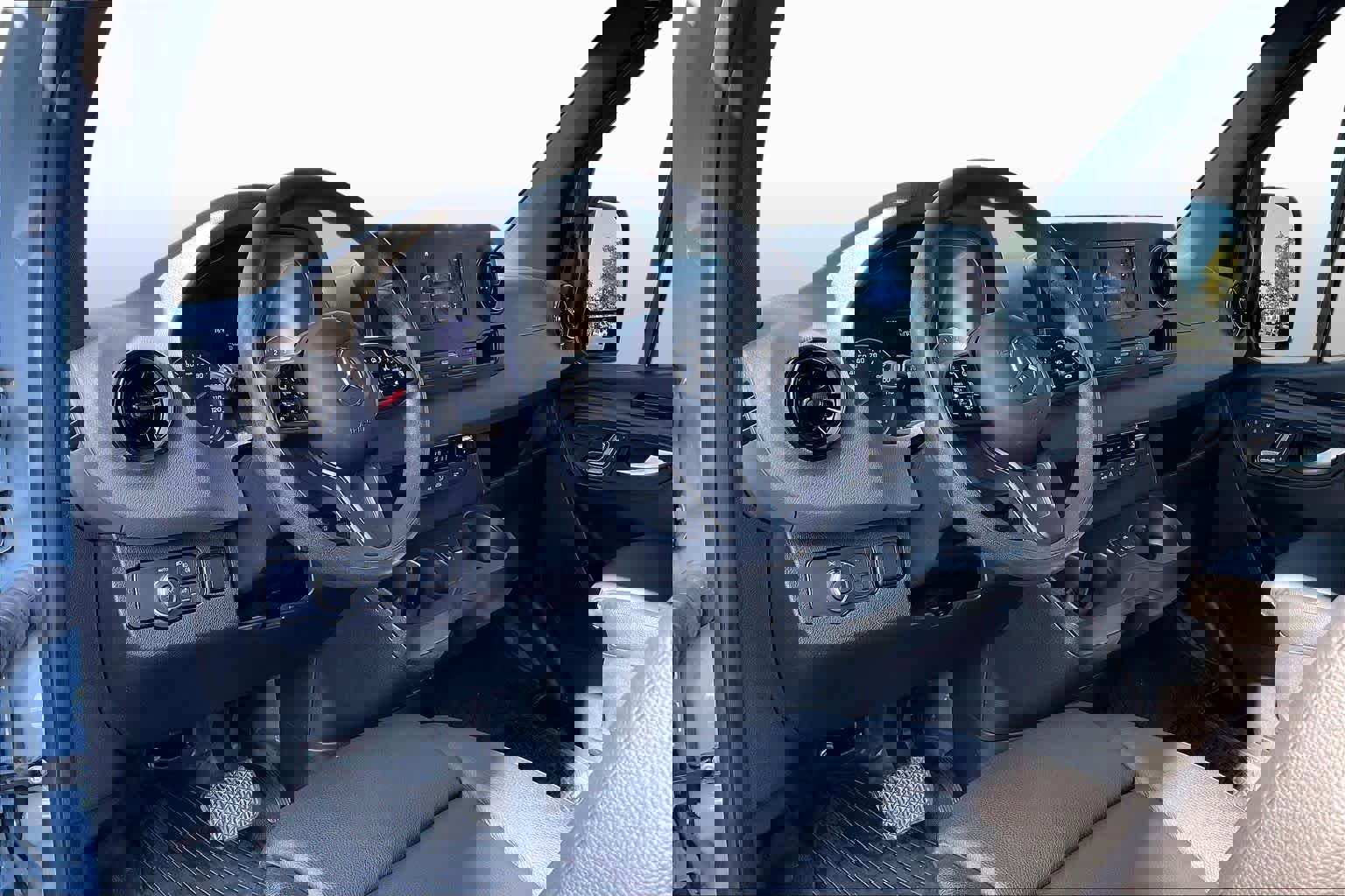 Used 2021 Mercedes-Benz Sprinter 2500 image 18