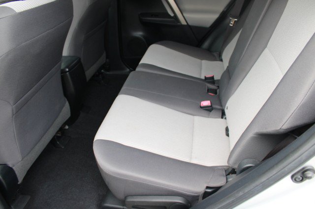 Used 2015 Toyota RAV4 LE FWD image 16
