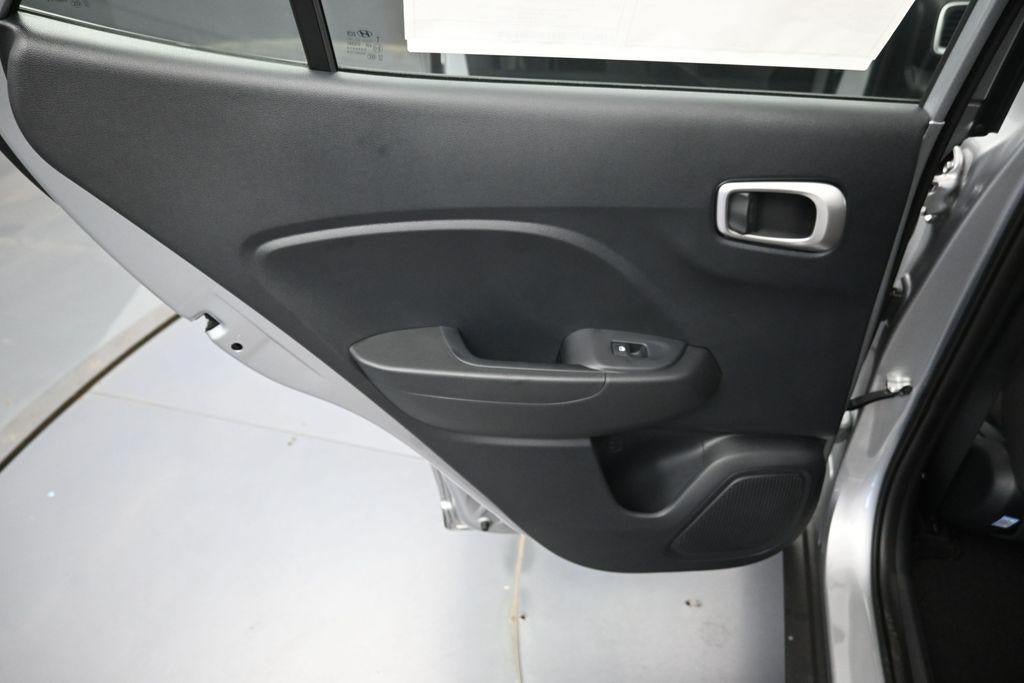 New 2026 Hyundai Venue SE FWD image 24