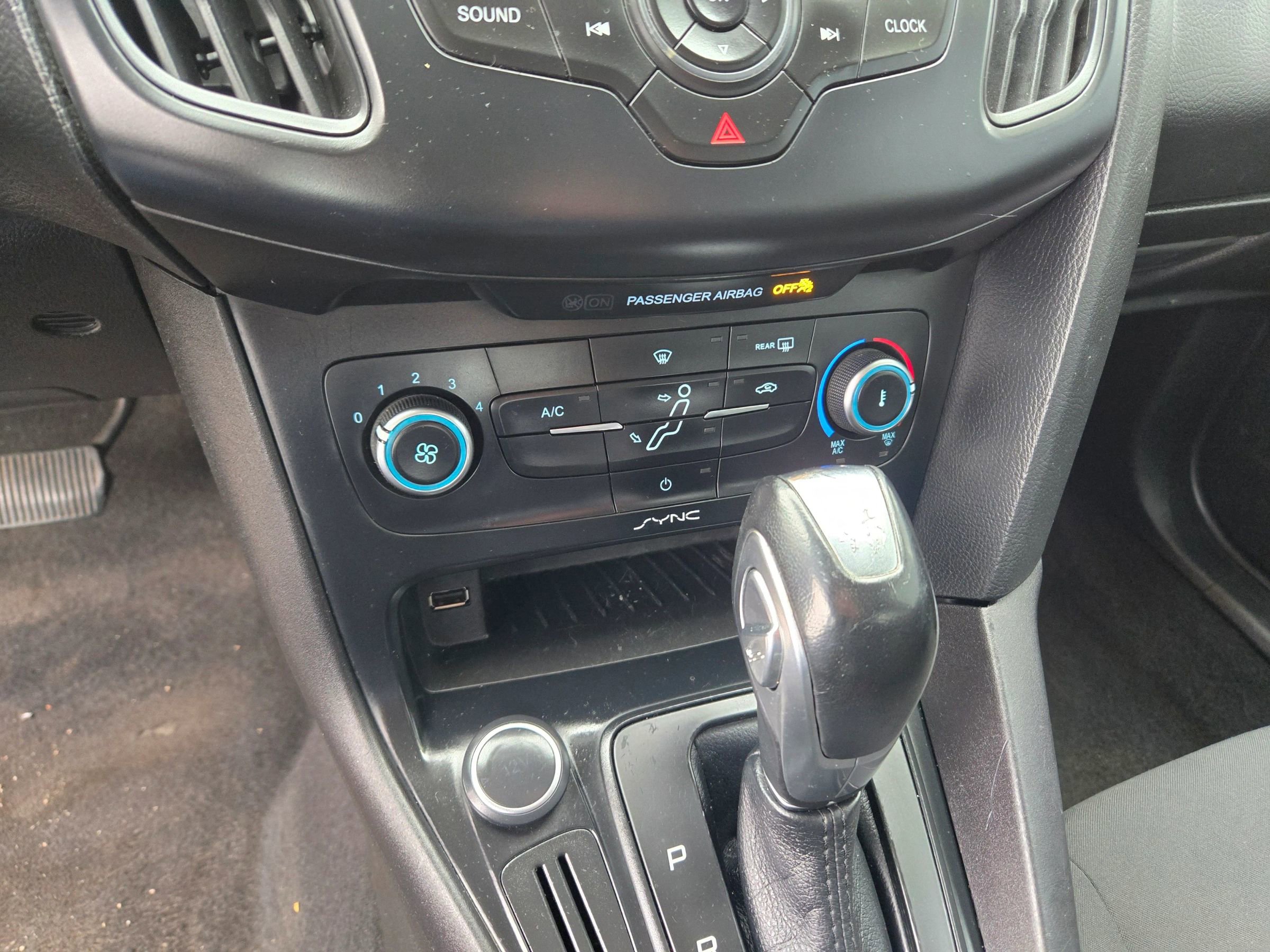 Used 2016 Ford Focus SE FWD image 29