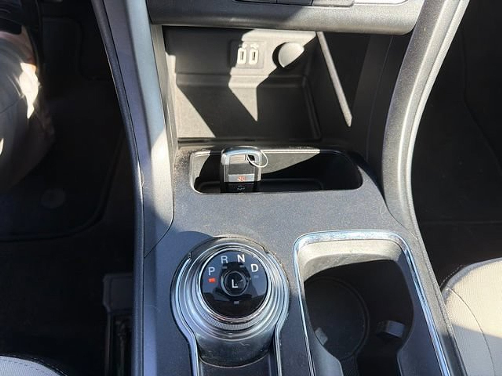 Used 2020 Ford Fusion SE w/ Equipment Group 151A FWD image 28