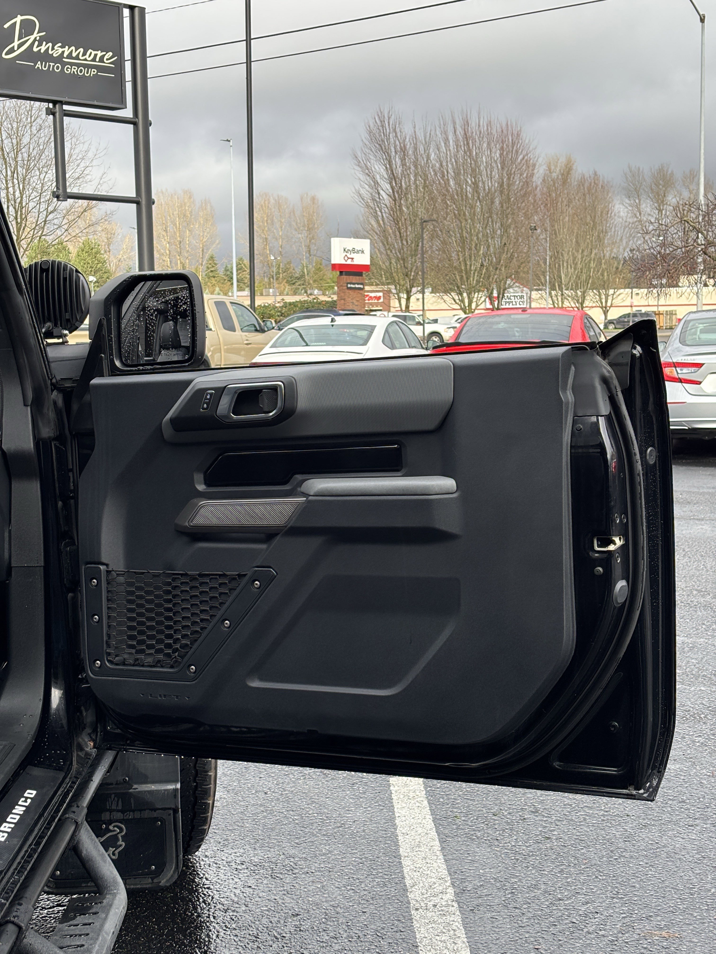 Used 2022 Ford Bronco Black Diamond image 12