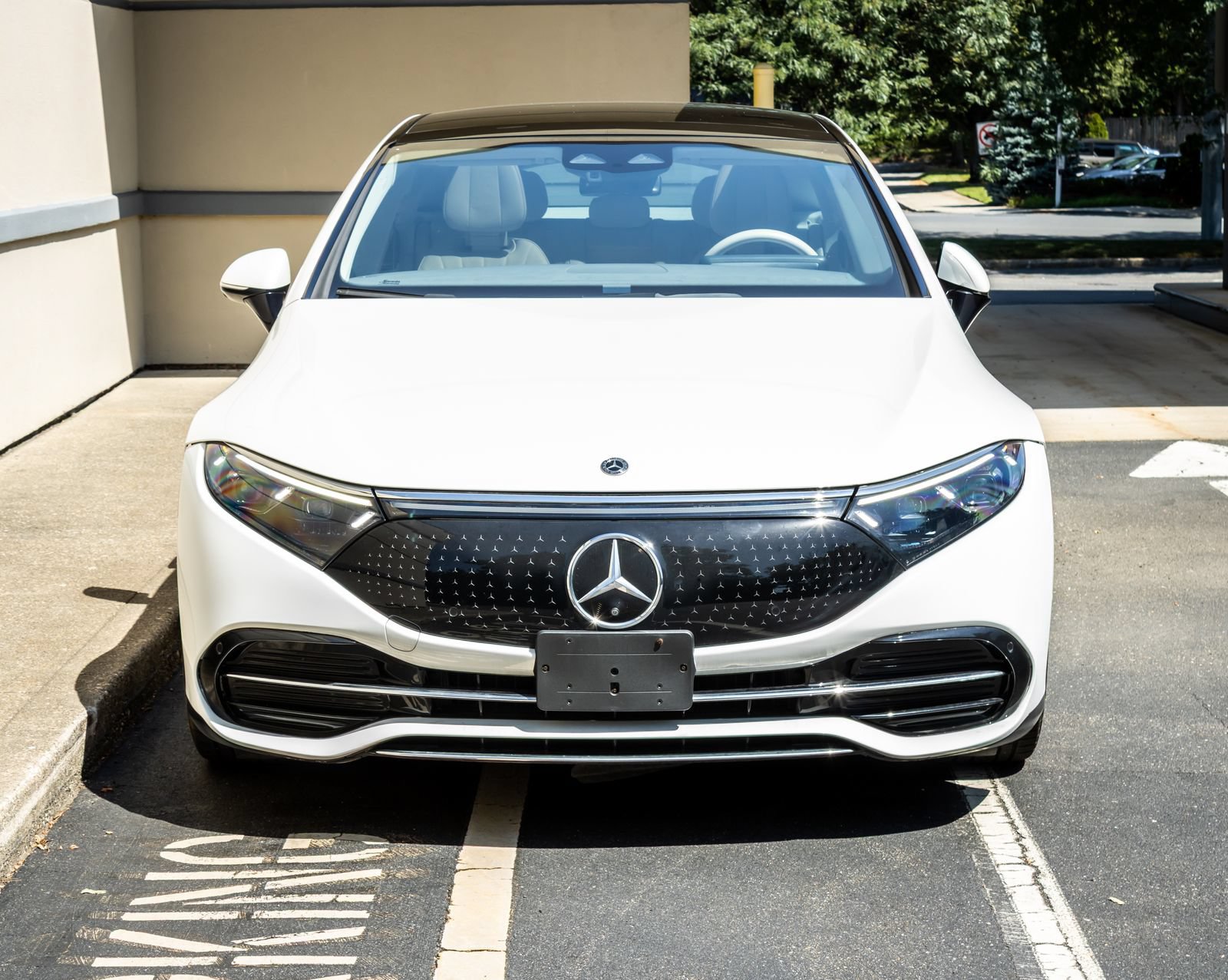 Used 2022 Mercedes-Benz EQS 450+ Sedan image 2