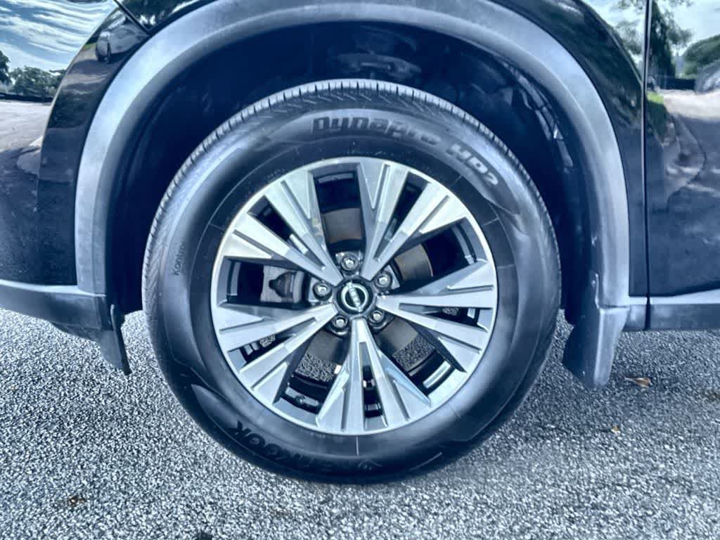 Used 2023 Nissan Rogue SV FWD image 11