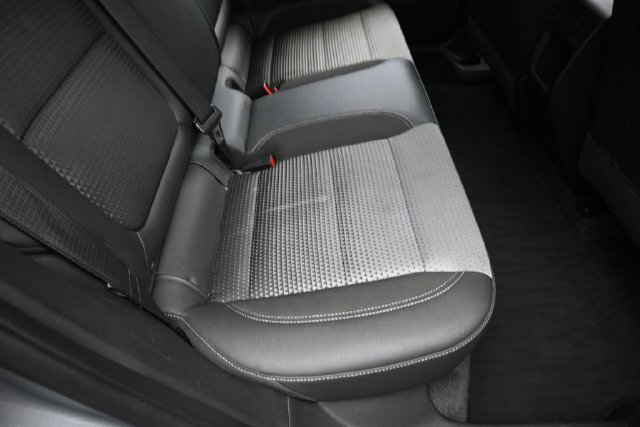 Used 2025 Chevrolet Trax LT FWD image 29