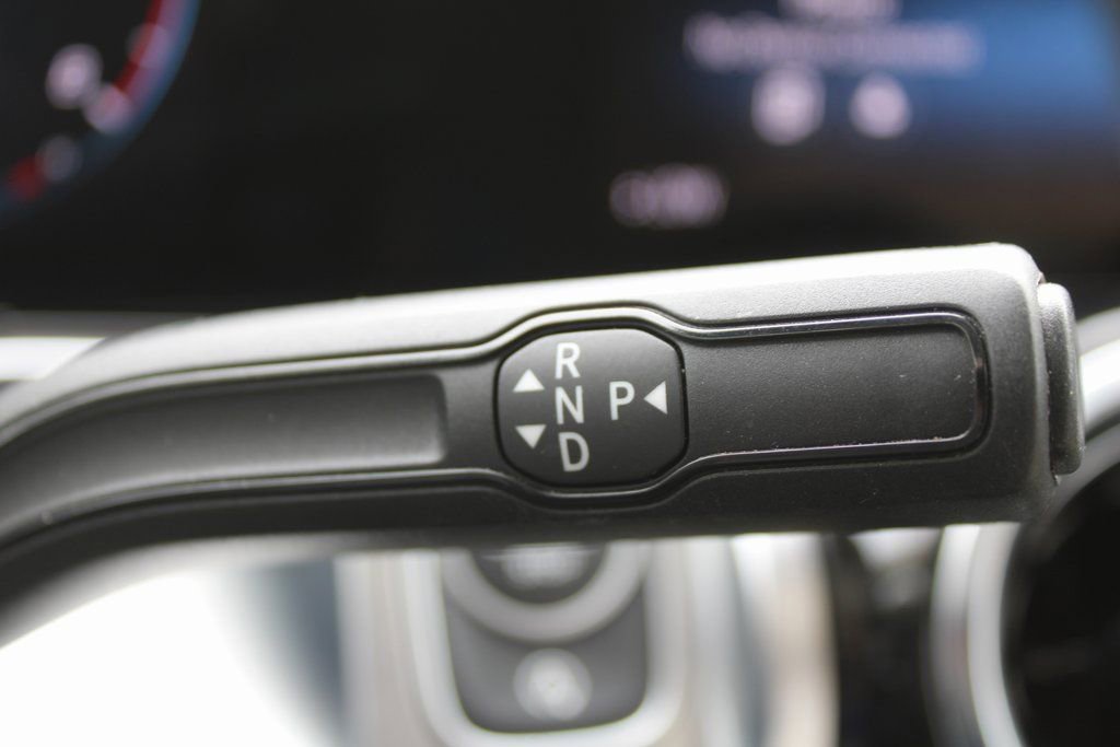 Used 2023 Mercedes-Benz GLB 250 image 34