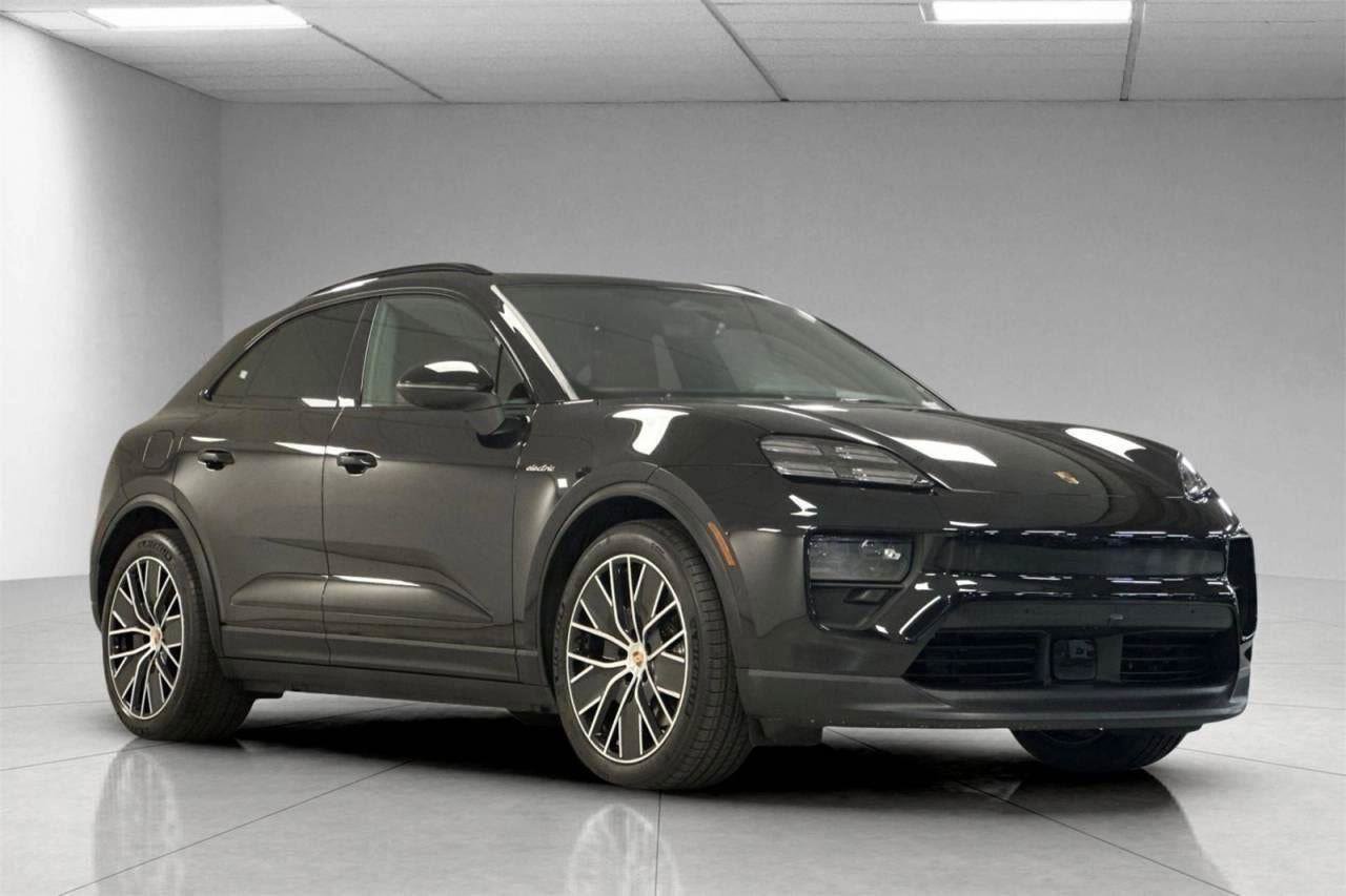 New 2025 Porsche Macan 4S Electric image 75