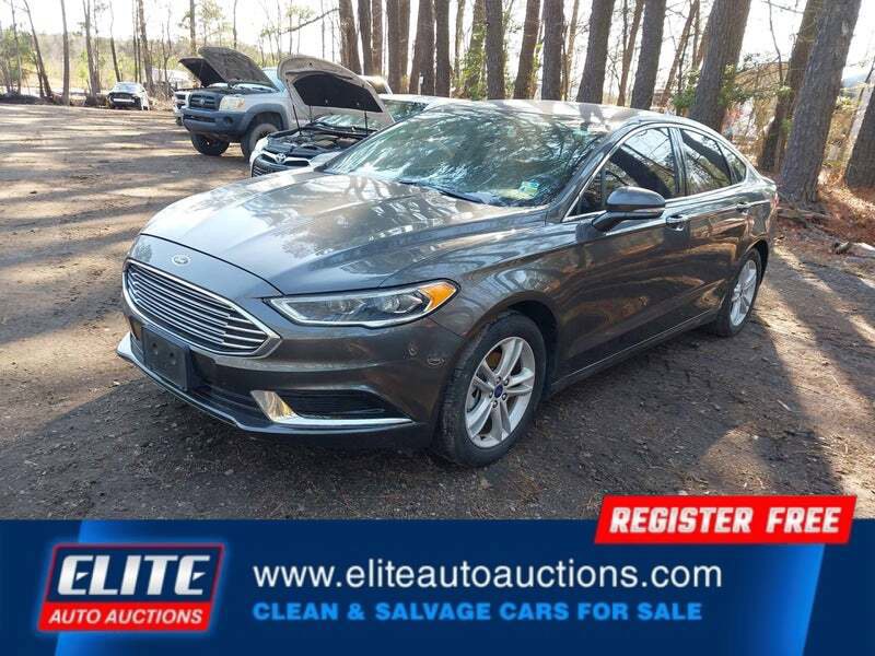 Used 2018 Ford Fusion SE w/ Fusion SE Technology Package image 3