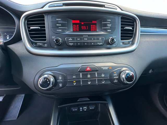 Used 2017 Kia Sorento L FWD image 21