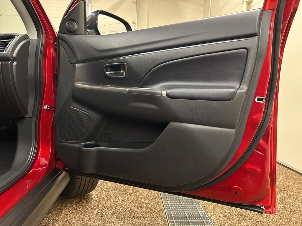 Used 2024 Mitsubishi Outlander Sport SE image 16
