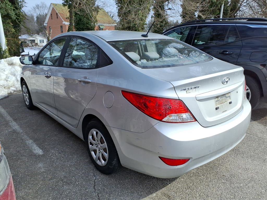 Used 2014 Hyundai Accent GLS image 3