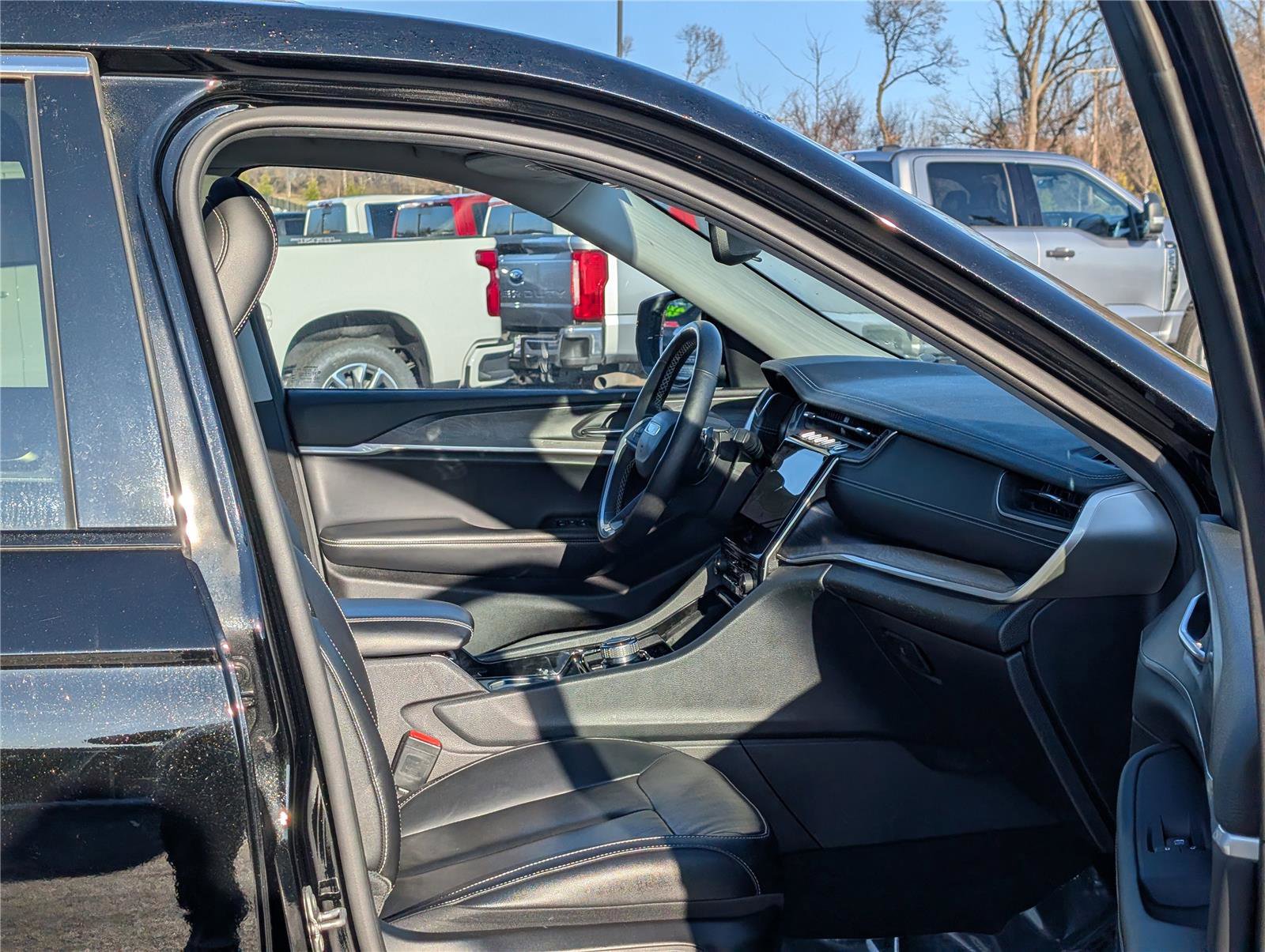 Used 2022 Jeep Grand Cherokee L Limited image 9