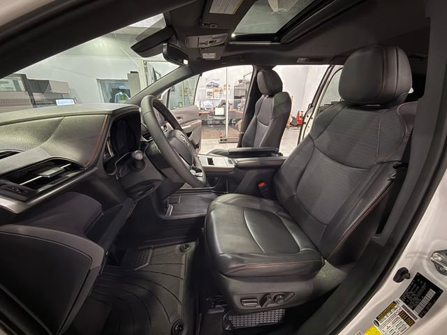 Used 2022 Toyota Sienna XSE image 9