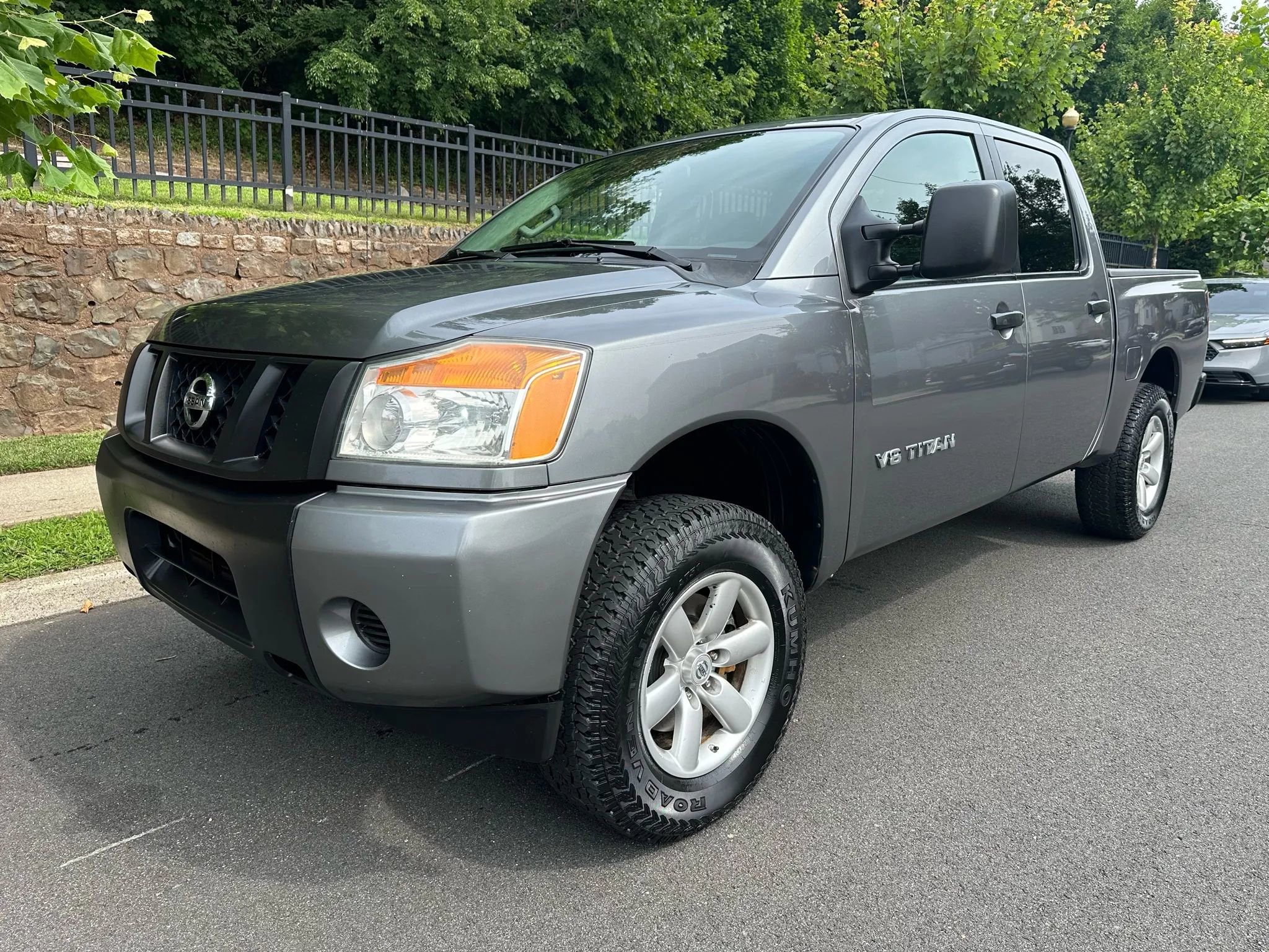 Used 2015 Nissan Titan PRO-4X image 2