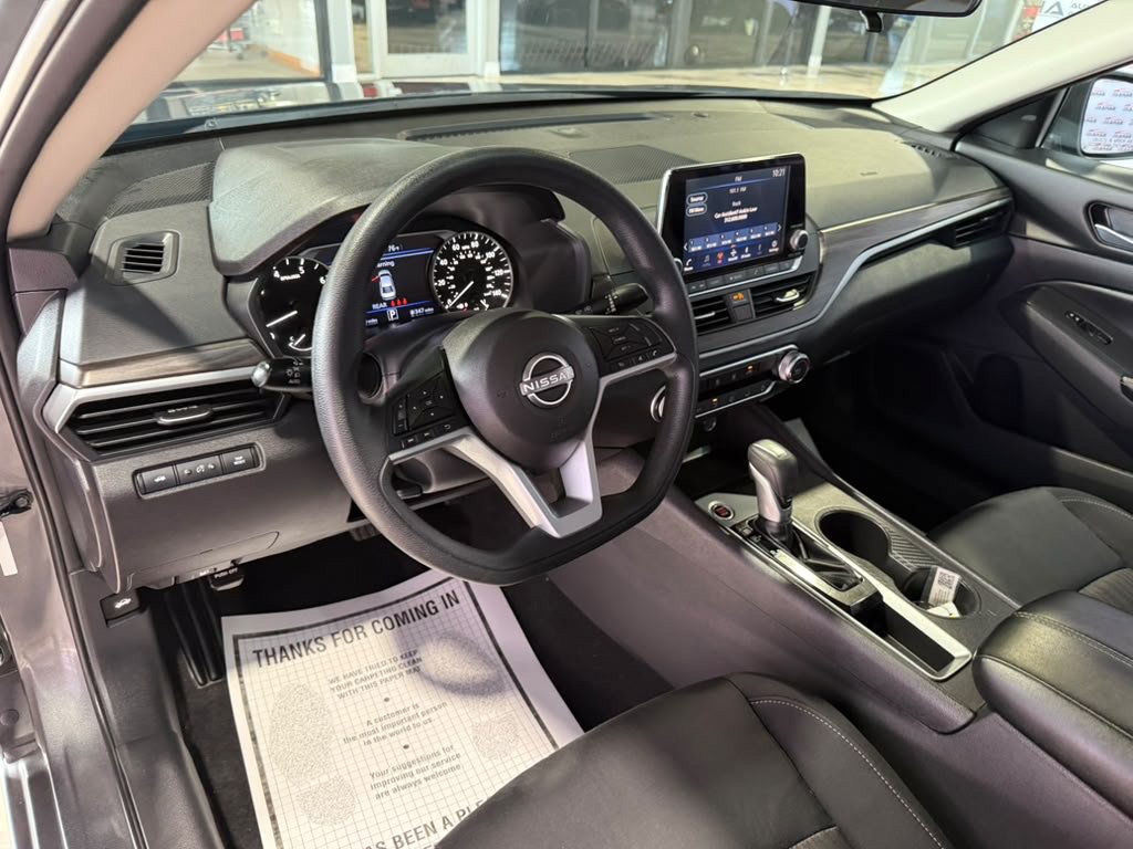 Used 2025 Nissan Altima 2.5 SV FWD image 27