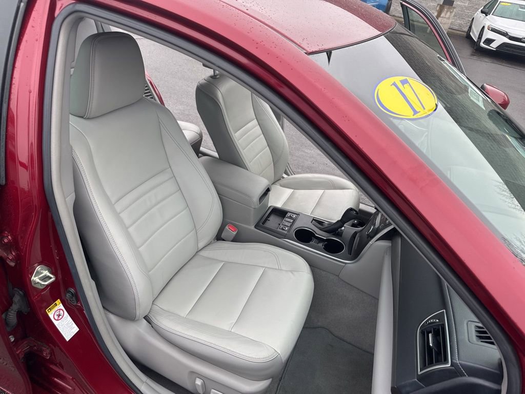 Used 2017 Toyota Camry XLE image 14