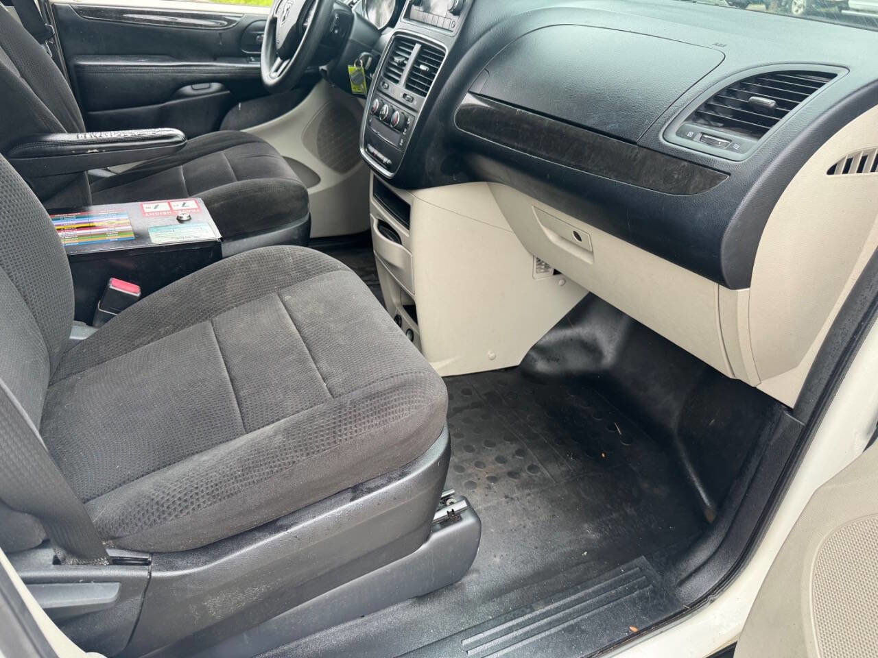 Used 2013 RAM C/V Tradesman image 22